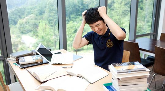 高三厭學怎么辦家長如何幫孩子走出困境?孩子厭學表現有哪些