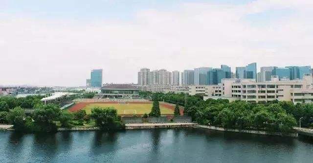 浙江經(jīng)貿(mào)職業(yè)技術(shù)學(xué)院怎么樣可以專升本嗎?學(xué)院地址在哪學(xué)費(fèi)多少?