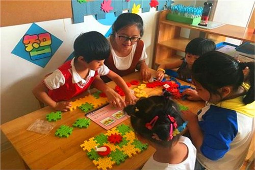 未來5年幼師就業前景怎么樣有前途嗎?幼師職業的優勢和劣勢揭秘