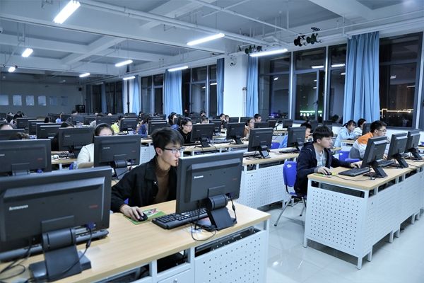 計(jì)算機(jī)專業(yè)需要學(xué)什么就業(yè)方向有哪些?計(jì)算機(jī)專業(yè)大學(xué)排名